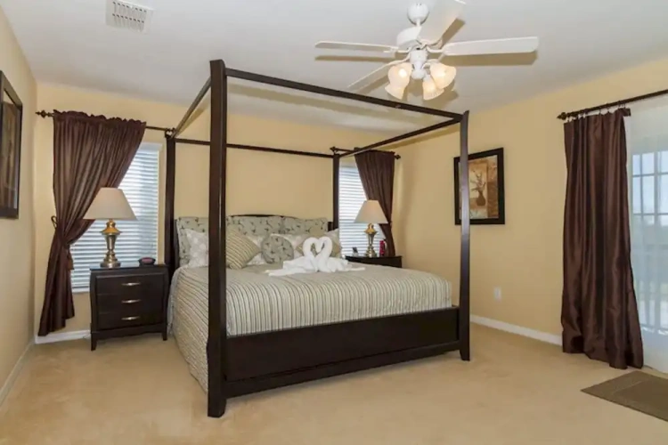 5 Bedrooms Cottage