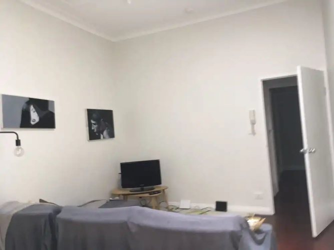 BUDGET Bourke st Apartment