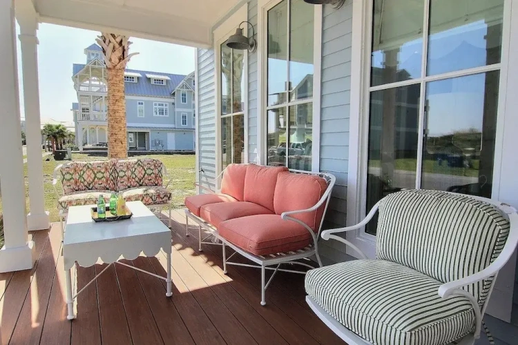 4 Bedrooms Cottage with balcony