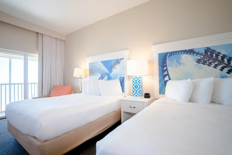 Cedar Point's Hotel Breakers