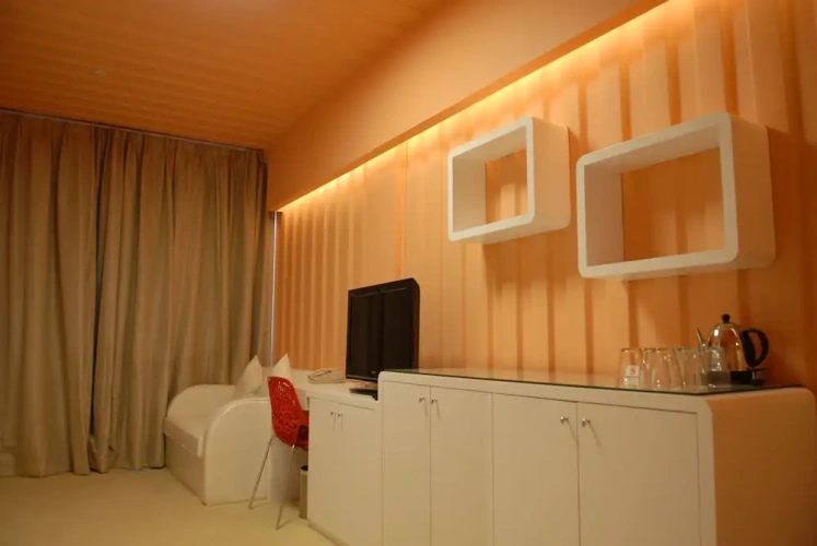 Standard Sextuple room