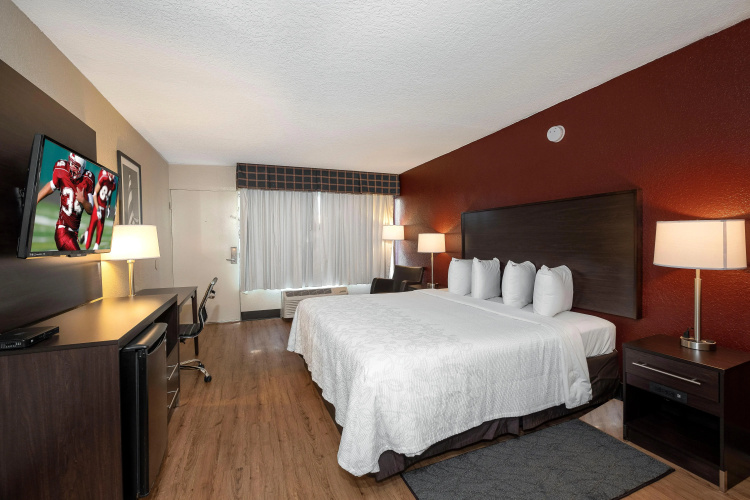 Red Roof inn Plus