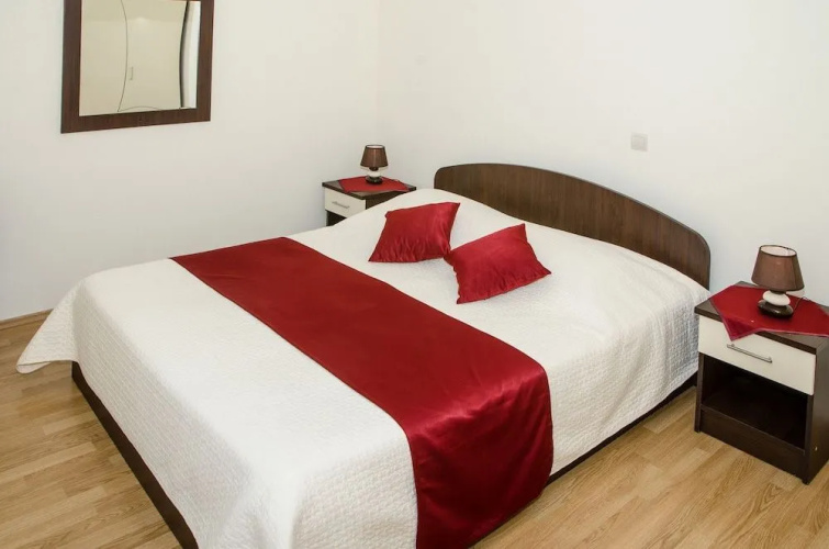 Holiday Villa Perna with Swimming Pool