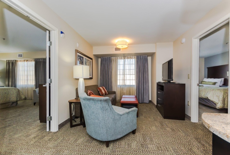 2 Bedrooms Sextuple Suite