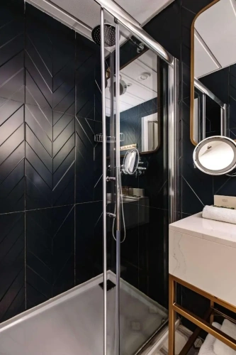 Deluxe Twin Suite