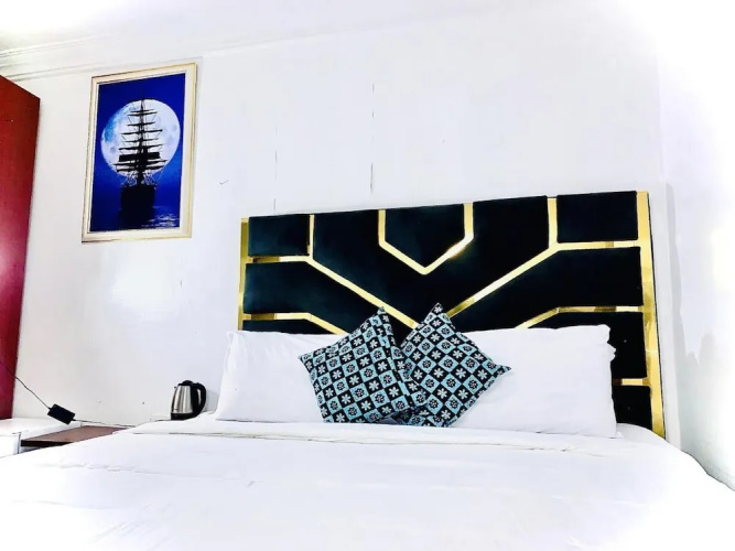 Vintage Suites and Apartment