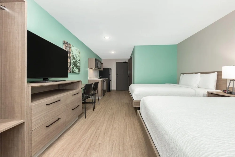 Quadruple Suite