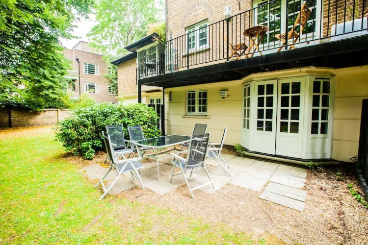 Wimbledon 2 bed 2 Bath Apartment