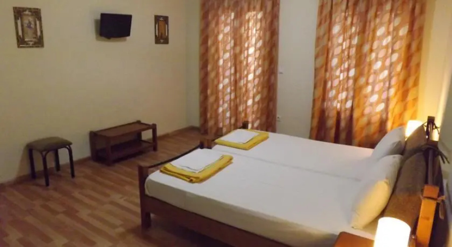 Holiday Rooms & Studios