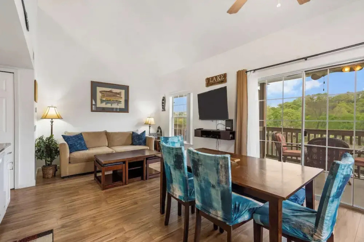 Peaceful Lakeview Escape - For 6