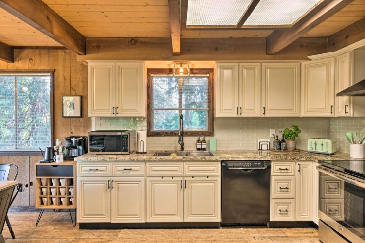 3 Bedrooms Cottage