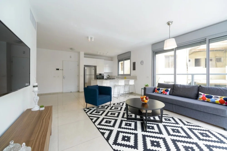 Amazing 3 BDR 2 Baths, Balcony and Parking