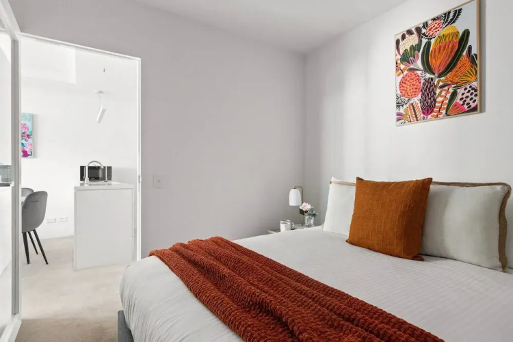 Modern 2BR Apt by the Yarra River