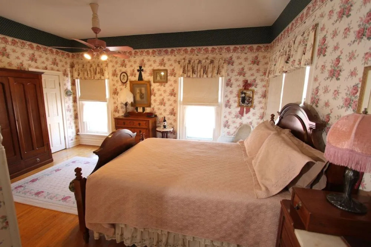 Carriage House B&B