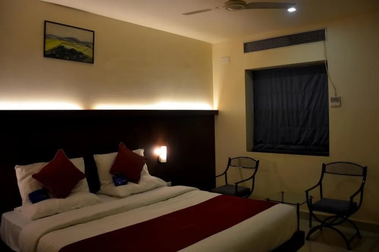 OYO Premium Hubli Dharwad Highway