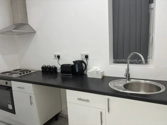 1 Bed Flat - Sleeps 2 - Parking - Wifi