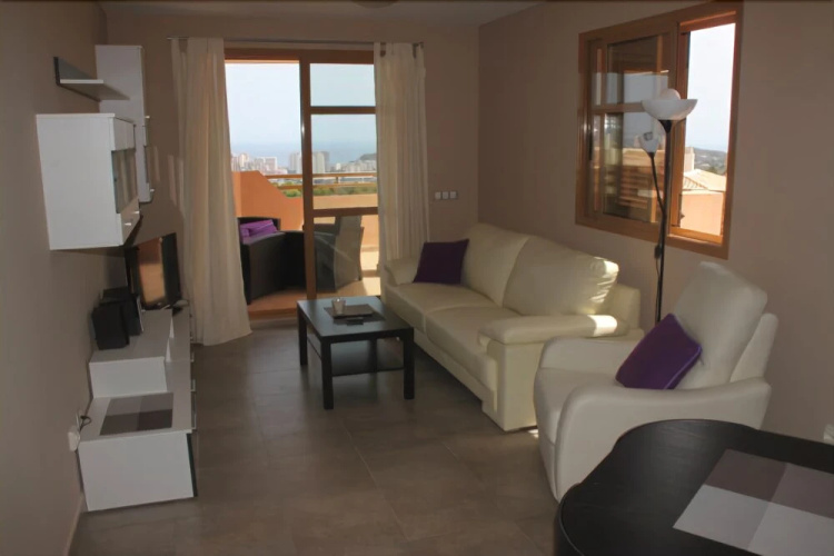 Cerezos Apartment