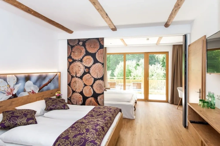 Standard Quadruple room with balcony