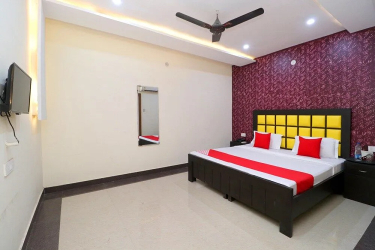 OYO 27916 Hotel Bubbles