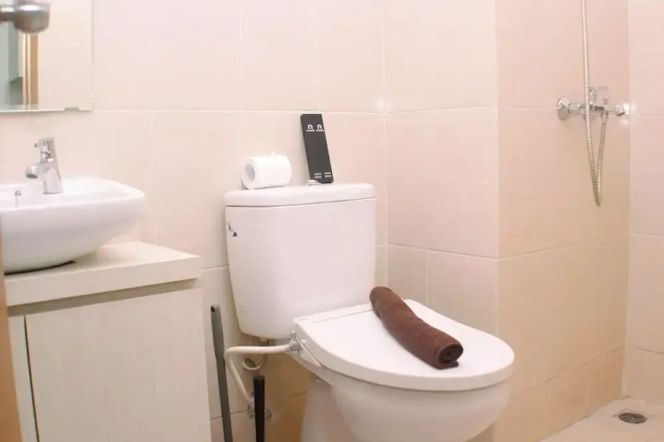 Nice Studio At Oasis Cikarang Apartment