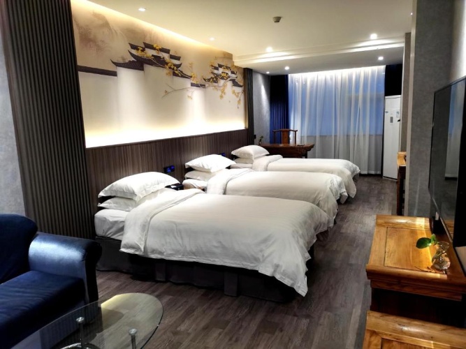 Standard Triple room