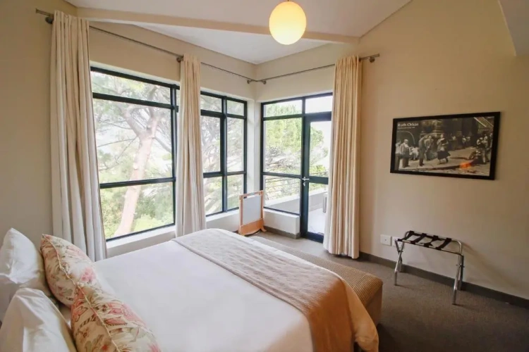 3 Bedrooms Apartment