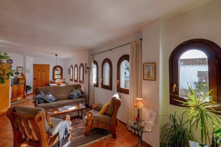 1131 Casa Almona