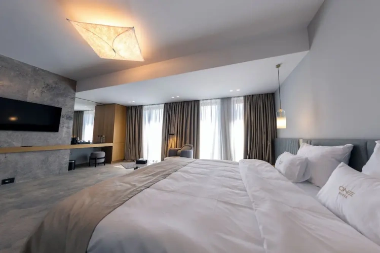 Superior Double room with city view