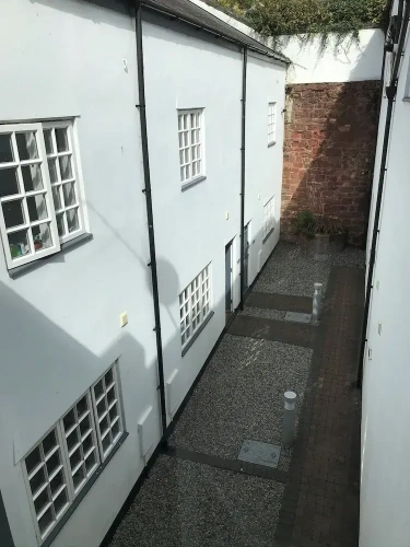 Apartment with balcony and with courtyard view