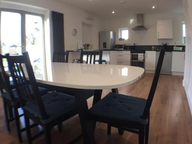 3 Bedrooms Cottage