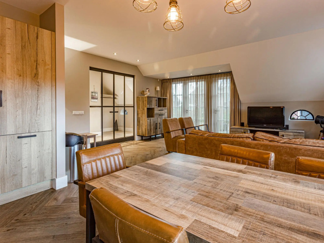 Charming Holiday Home in Nijverdal with Jacuzzi