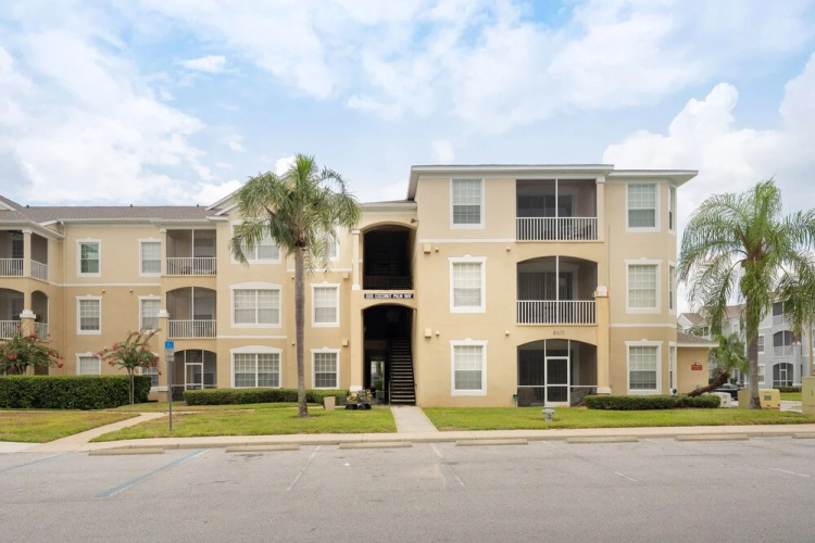Resort Condo 3br - Pool Balcony Near Disney - Celebration, FL