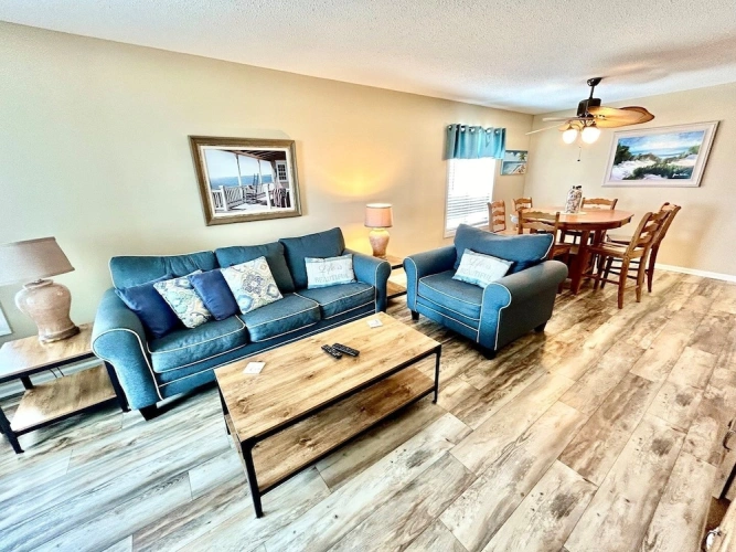 2 Bedrooms Cottage