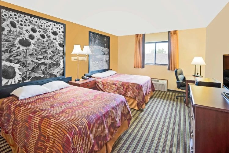 Standard Quadruple room