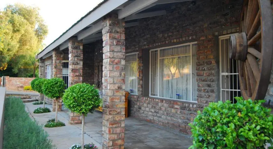 Oudtshoorn Overnight