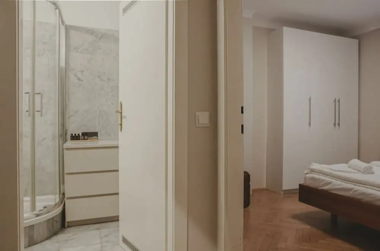 HeyMi Apartments Post