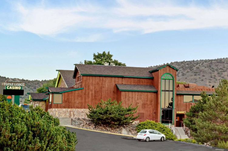 Topaz Lodge