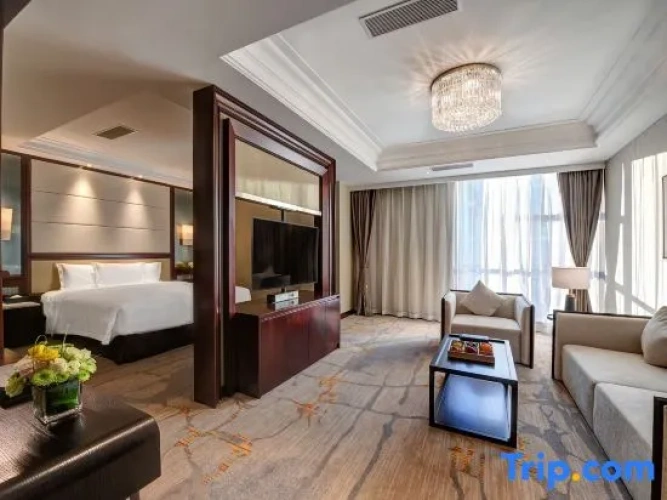 Deluxe Double Suite