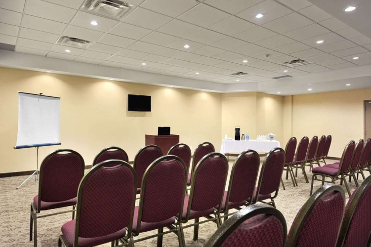 Days Inn by Wyndham Brampton photo 10