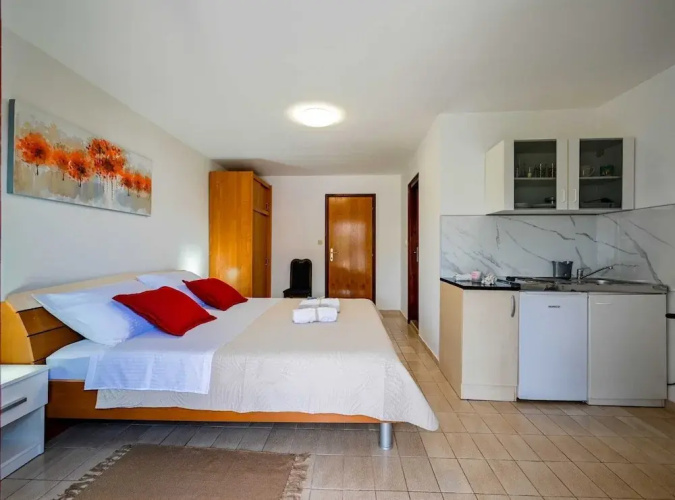 Calm and Stylish Rooms With Balcony