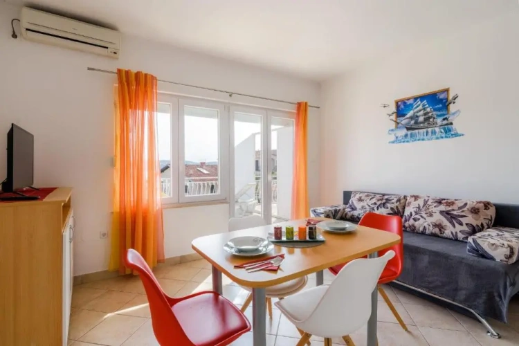 1 Bedroom Apartment with sea view