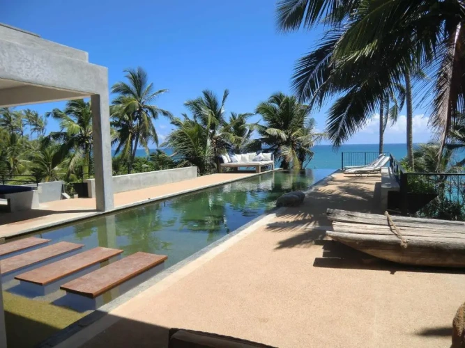 4 Bedrooms Villa