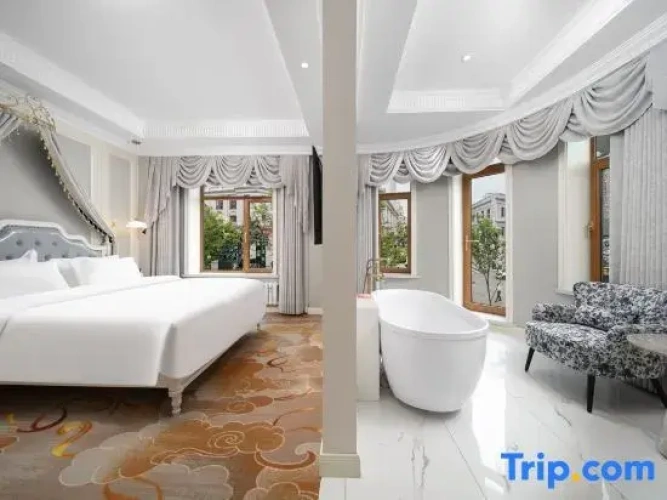 Luxury Double Cottage with balcony