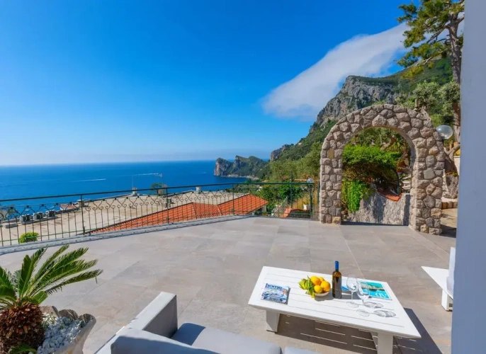 4 Bedrooms Villa