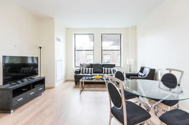 Pelicanstay in Central Square Cambridge