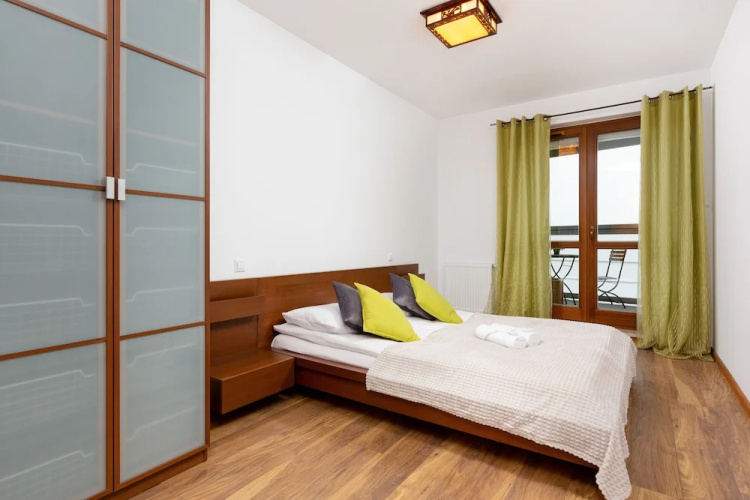 Broniwoja Apartment by Renters
