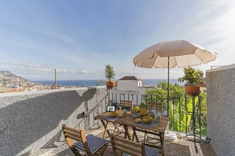 1 Bedroom Apartment with balcony and with ocean view