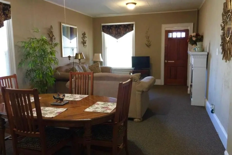 3 Bedrooms Cottage