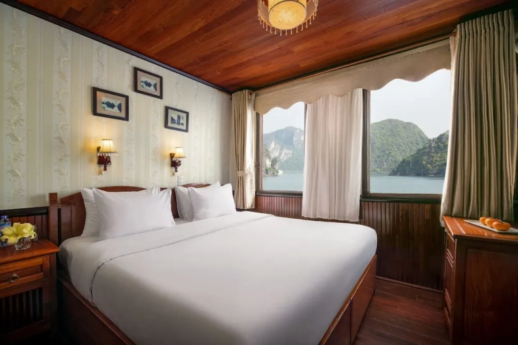 Deluxe room with balcony and with sea view