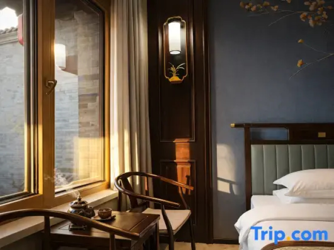 Standard Twin room with courtyard view